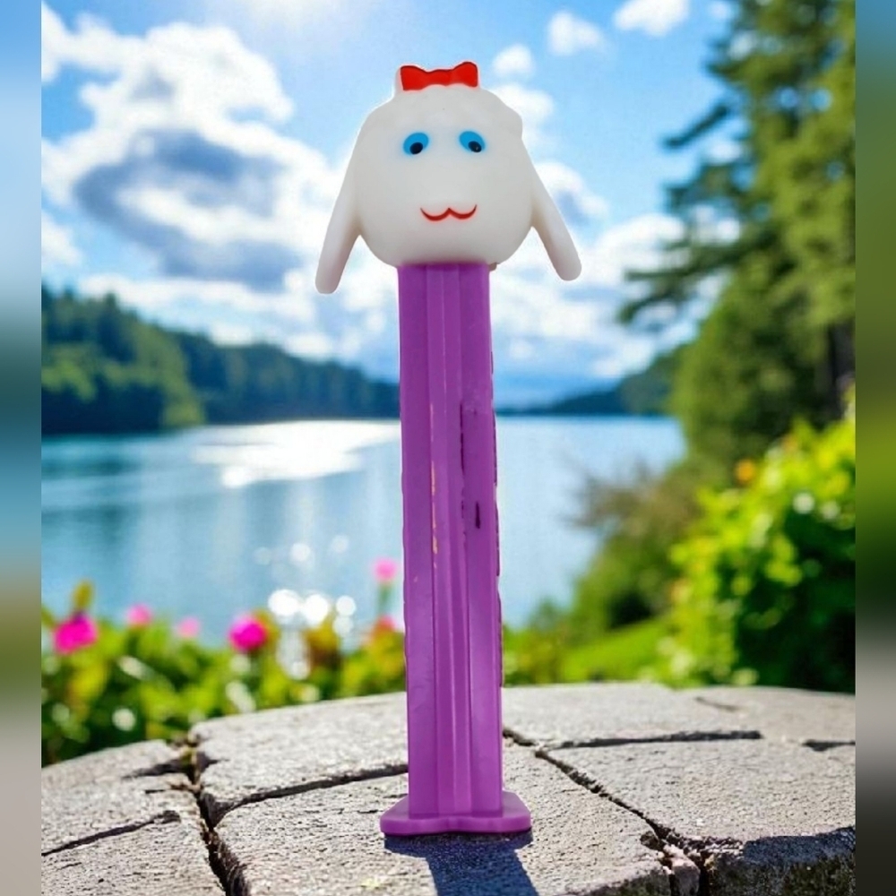 70s Lambchop Pez Dispenser 28 On Base